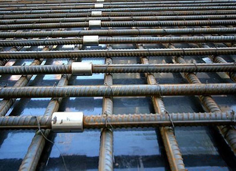 山东为什么建楼房时，要在钢筋上加一排小圆环？原来作用这么大